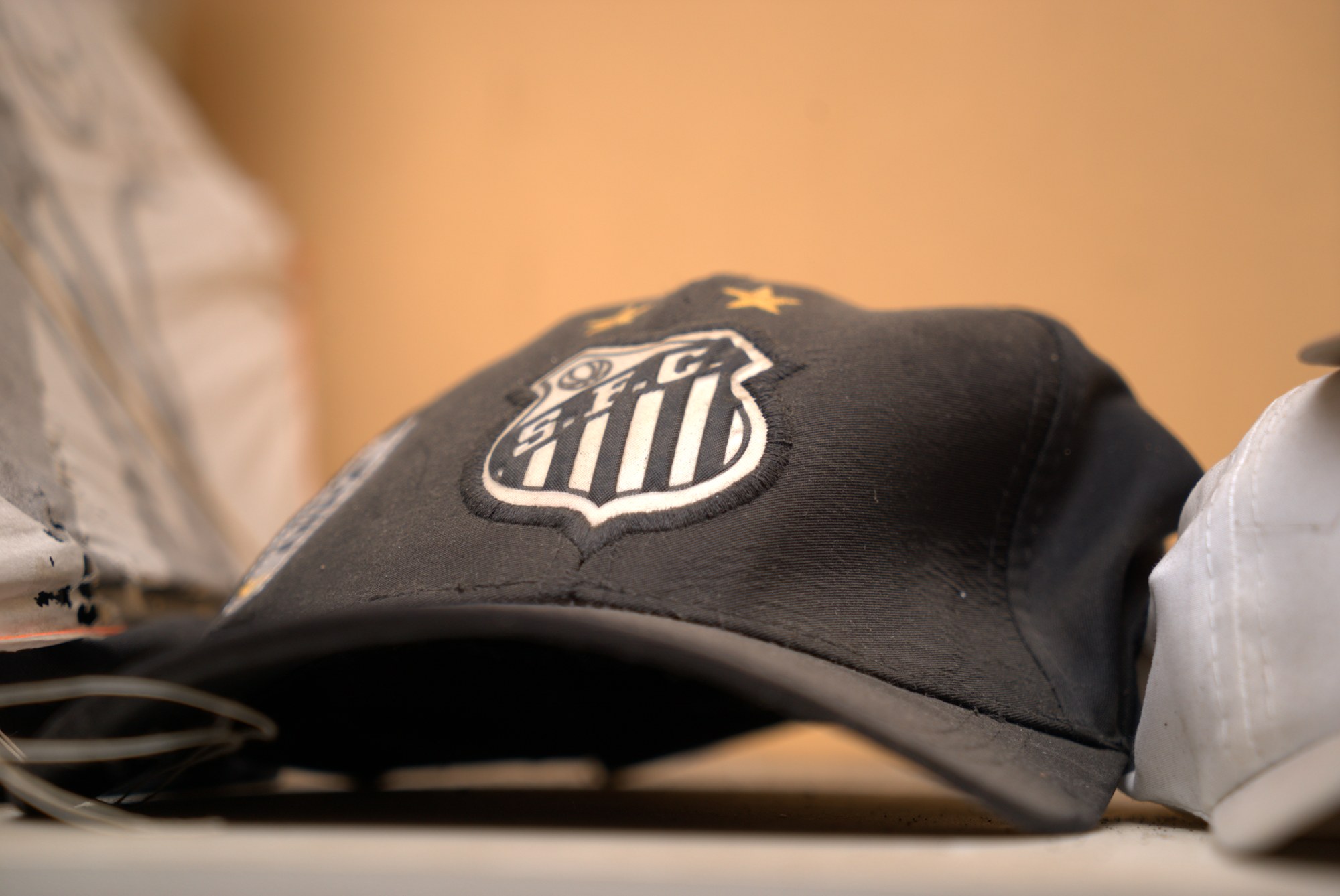 Boné Santos FC Preto — Escudo Bordado Aba Curva